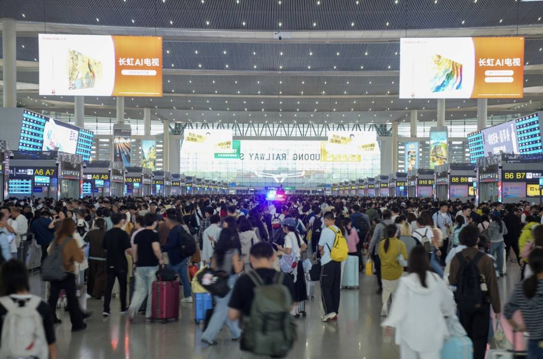 中秋假期三天 铁路成都车站累计发送旅客131万人次